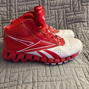Reebok ZigTech Basketball Shoes Women’s red & white size 9